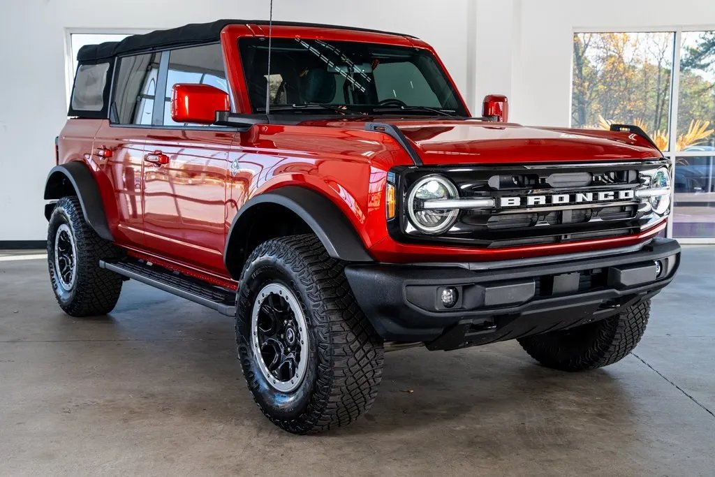 Ford Bronco front three-quarter view