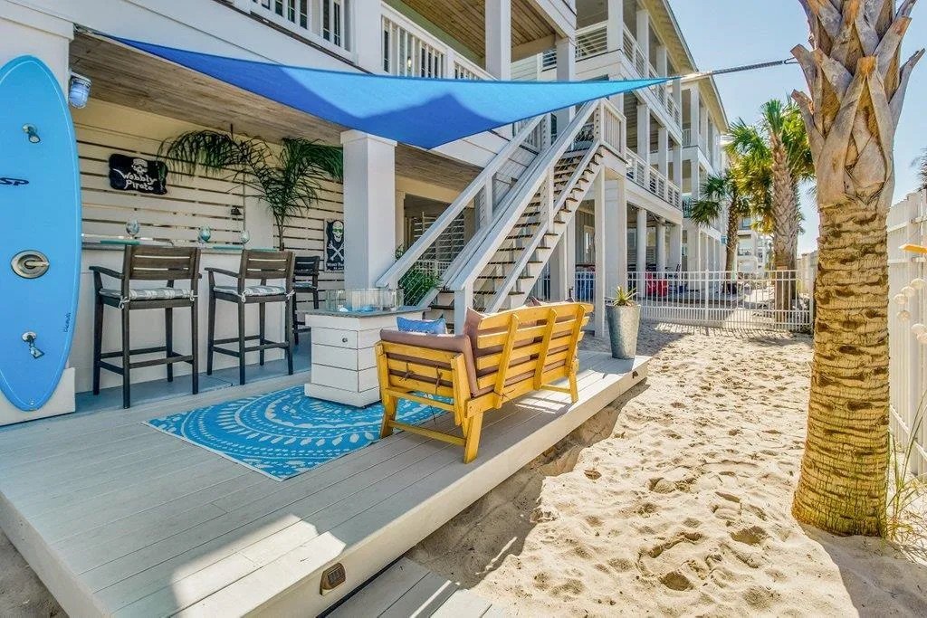Downstairs beach bar